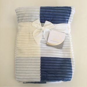 NEW Baby Blanket Soft Blue White Warm Cozy Baby Gift | Born Loved